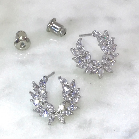 NEW!💎💙💎BEAUTIFUL WREATH CZ ZIRCON EARRINGS LOVE - Picture 5 of 8